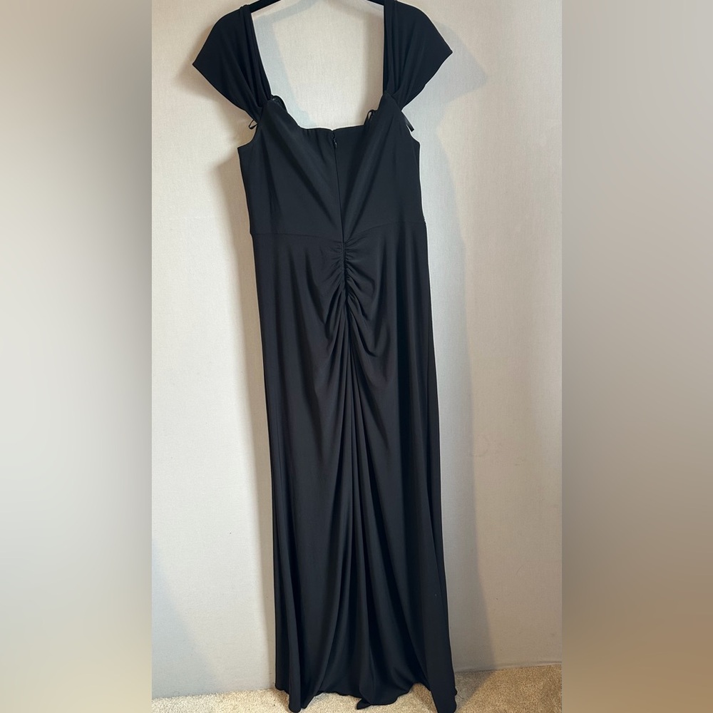 NWOT Adrianna Papell Black Embellished Pleated Off the shoulder Gown. SIZE 12 - Picture 4 of 12
